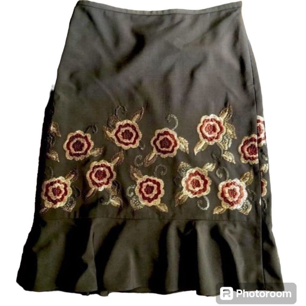 LOFT Brown and Cream Floral Embroidered Skirt Size 4
